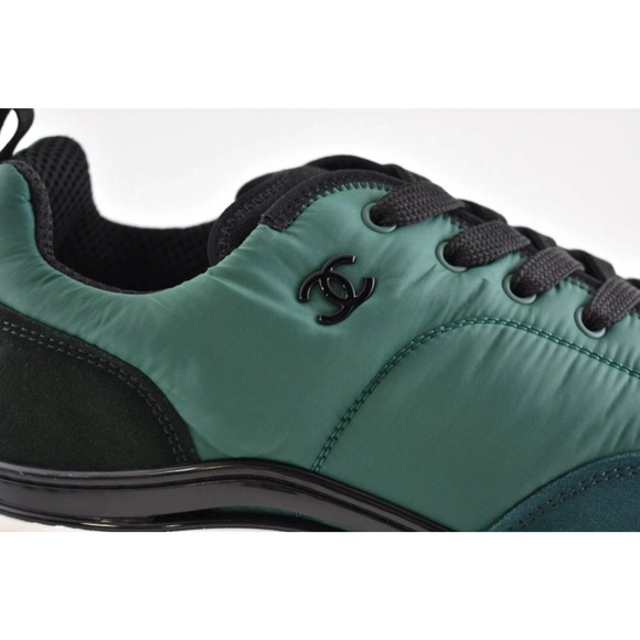 Chanel 21A Mens Green Black White CC Logo Lace Up Low Top Trainer Sneaker 44 11 - Picture 2 of 9